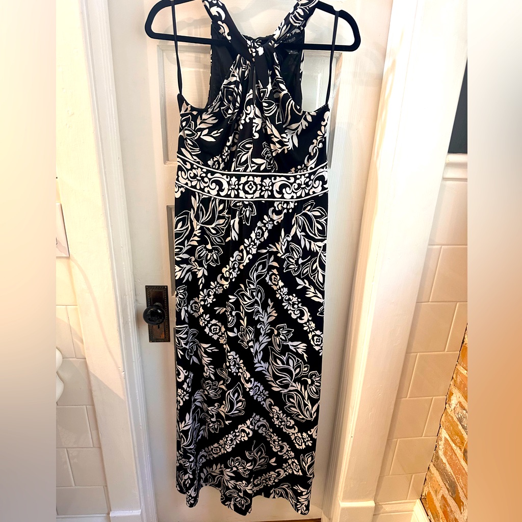 White House Black Market Maxi Halter Black And White Floral Dress Size M